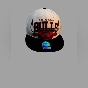 Chicago Bulls Snapback Hat - Black and White